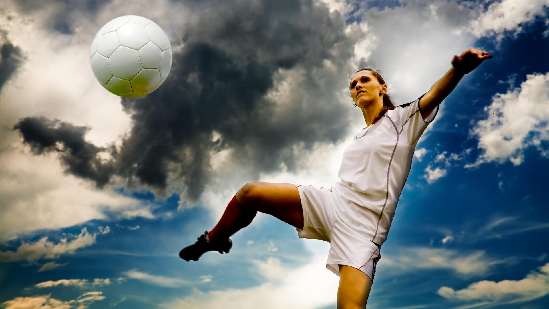 Top 6 Football Striker Traits | Golden Boot Strikers Academy